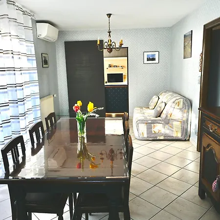Avec Terrasse Privee Et Parking A - Fr-1-744-44 Holiday home