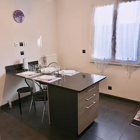 Avec Terrasse Privee Et Parking A - Fr-1-744-44 *